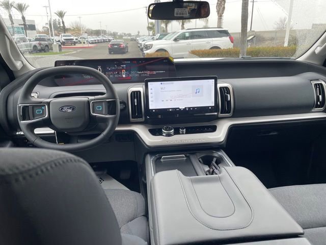 New 2026 Ford Expedition Active image 22