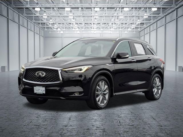 Used 2019 INFINITI QX50 Luxe w/ Navigation Package FWD image 9
