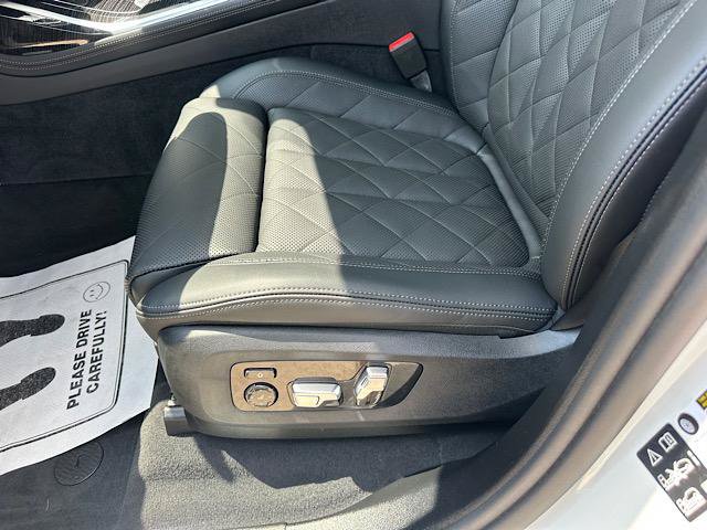 Used 2025 BMW X7 xDrive40i w/ Executive Package AWD/4WD image 14