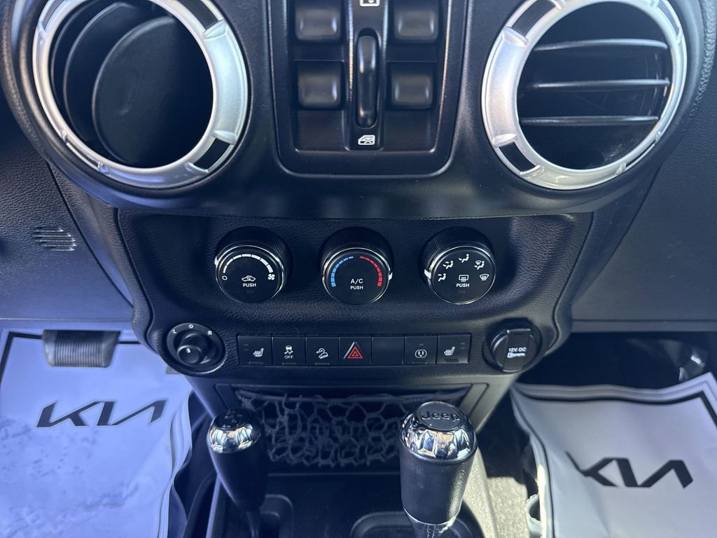 Used 2015 Jeep Wrangler Unlimited Sahara w/ Dual Top Group image 16