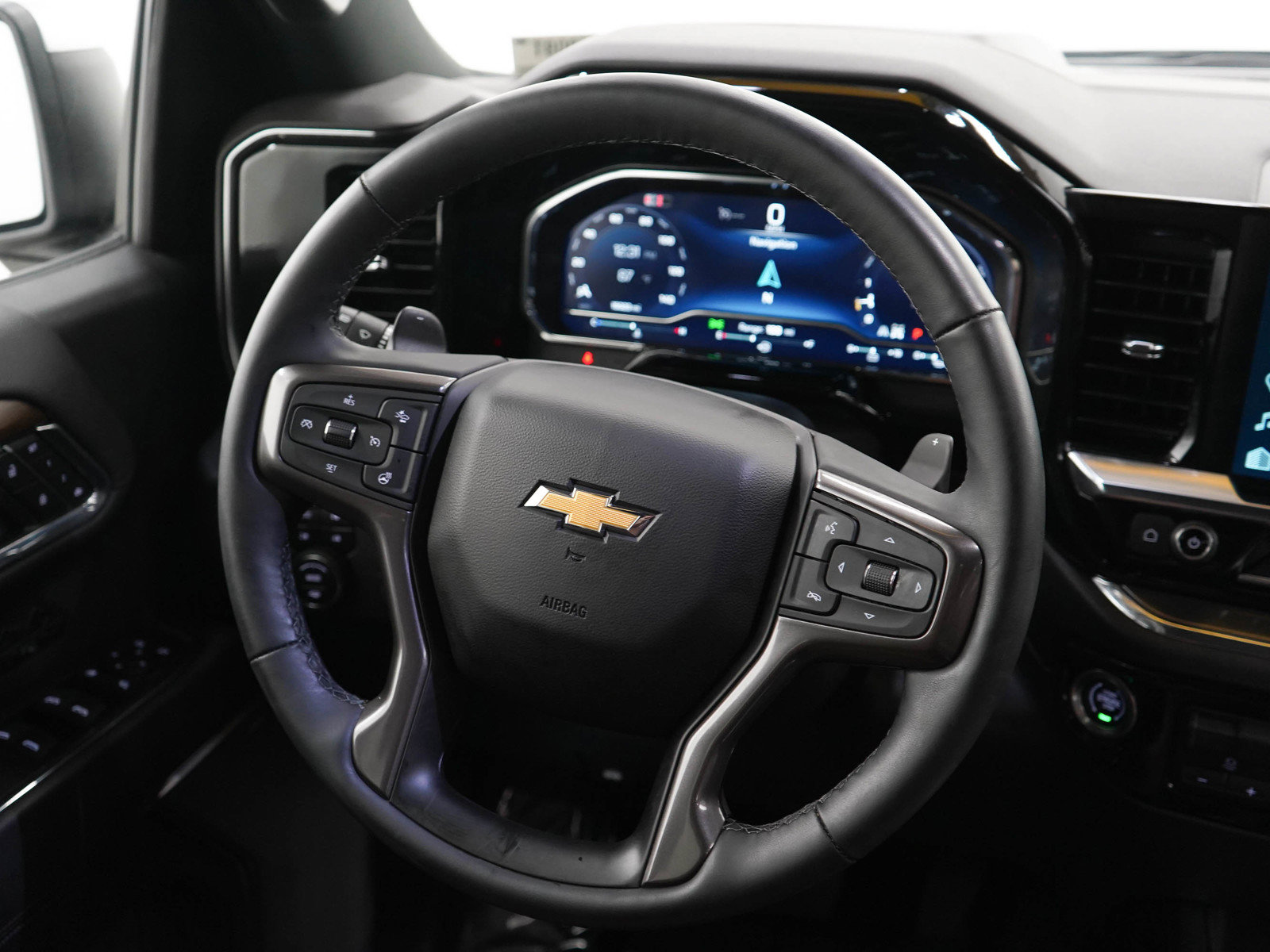 Used 2024 Chevrolet Silverado 1500 High Country w/ High Country Premium Package AWD/4WD image 15