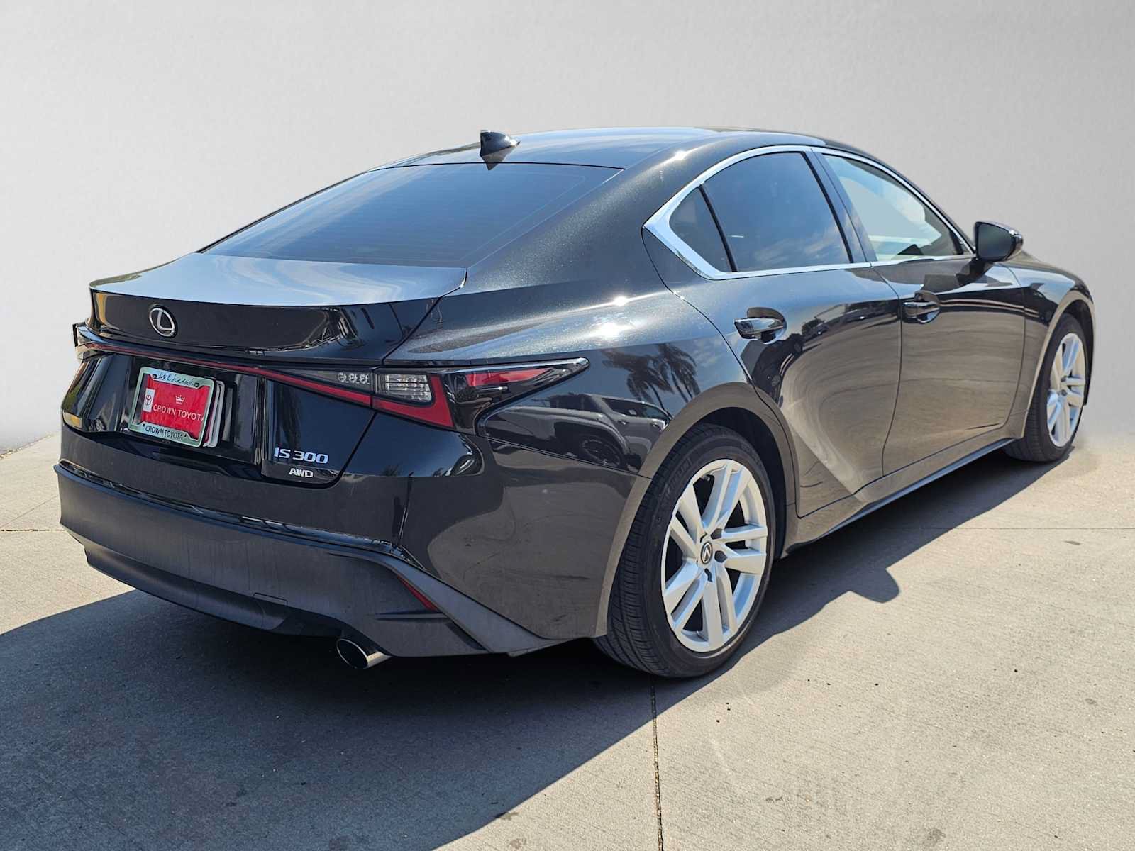 Used 2022 Lexus IS 300 AWD image 3