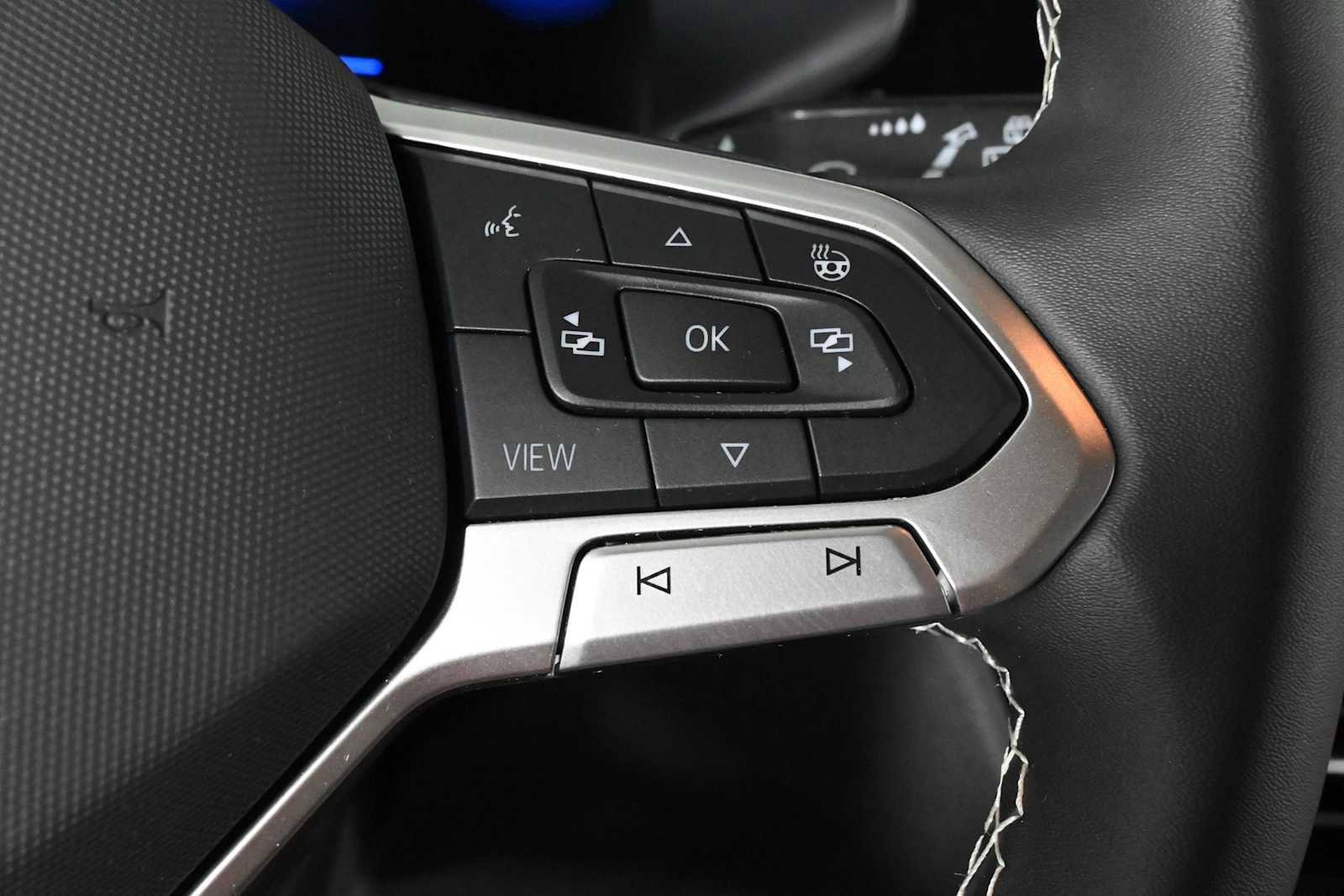 Certified 2024 Volkswagen Taos SE FWD image 20