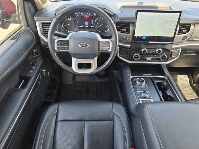Used 2023 Ford Expedition XLT image 13