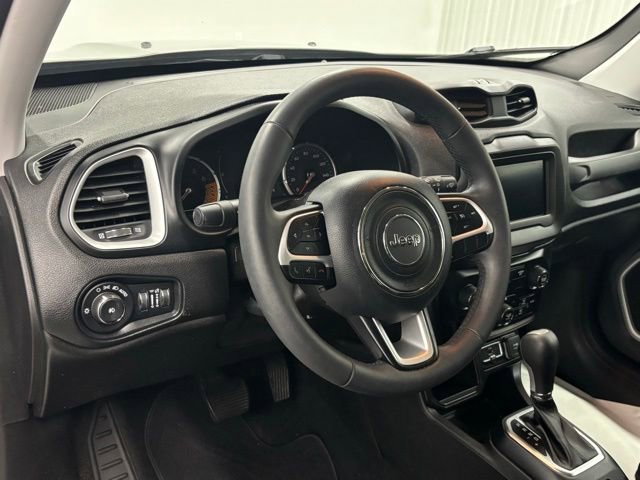 Used 2020 Jeep Renegade Latitude w/ Popular Equipment Group FWD image 16