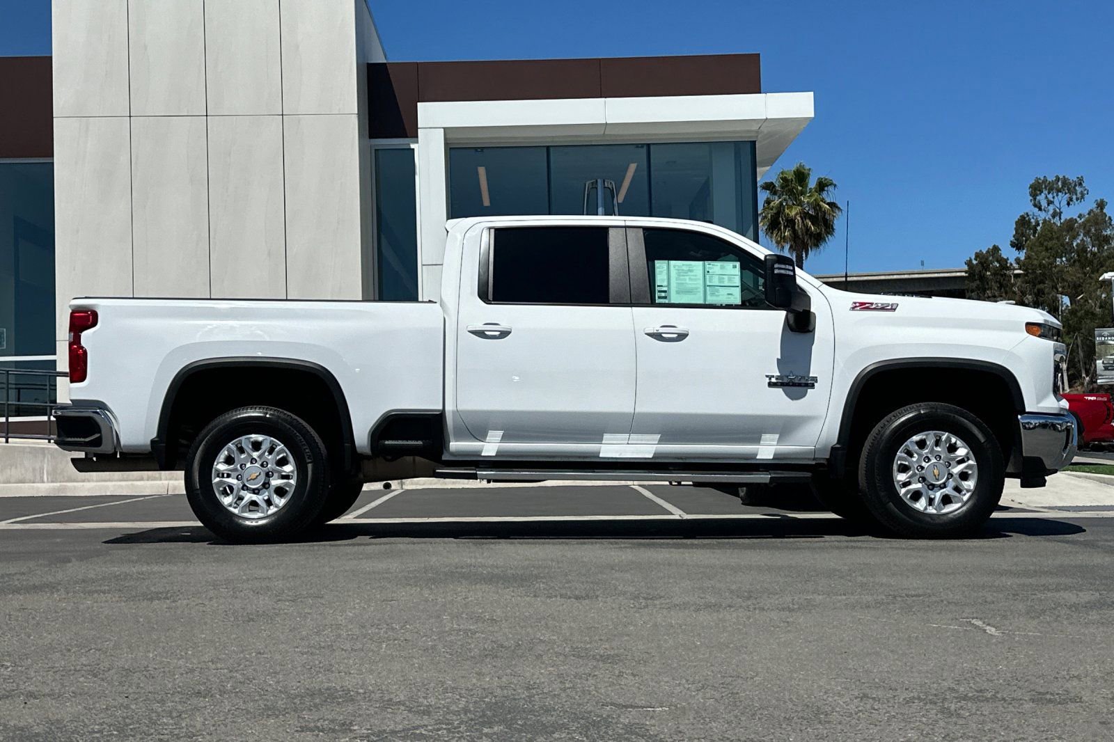 Used 2025 Chevrolet Silverado 2500 LT w/ Texas Edition AWD/4WD image 2