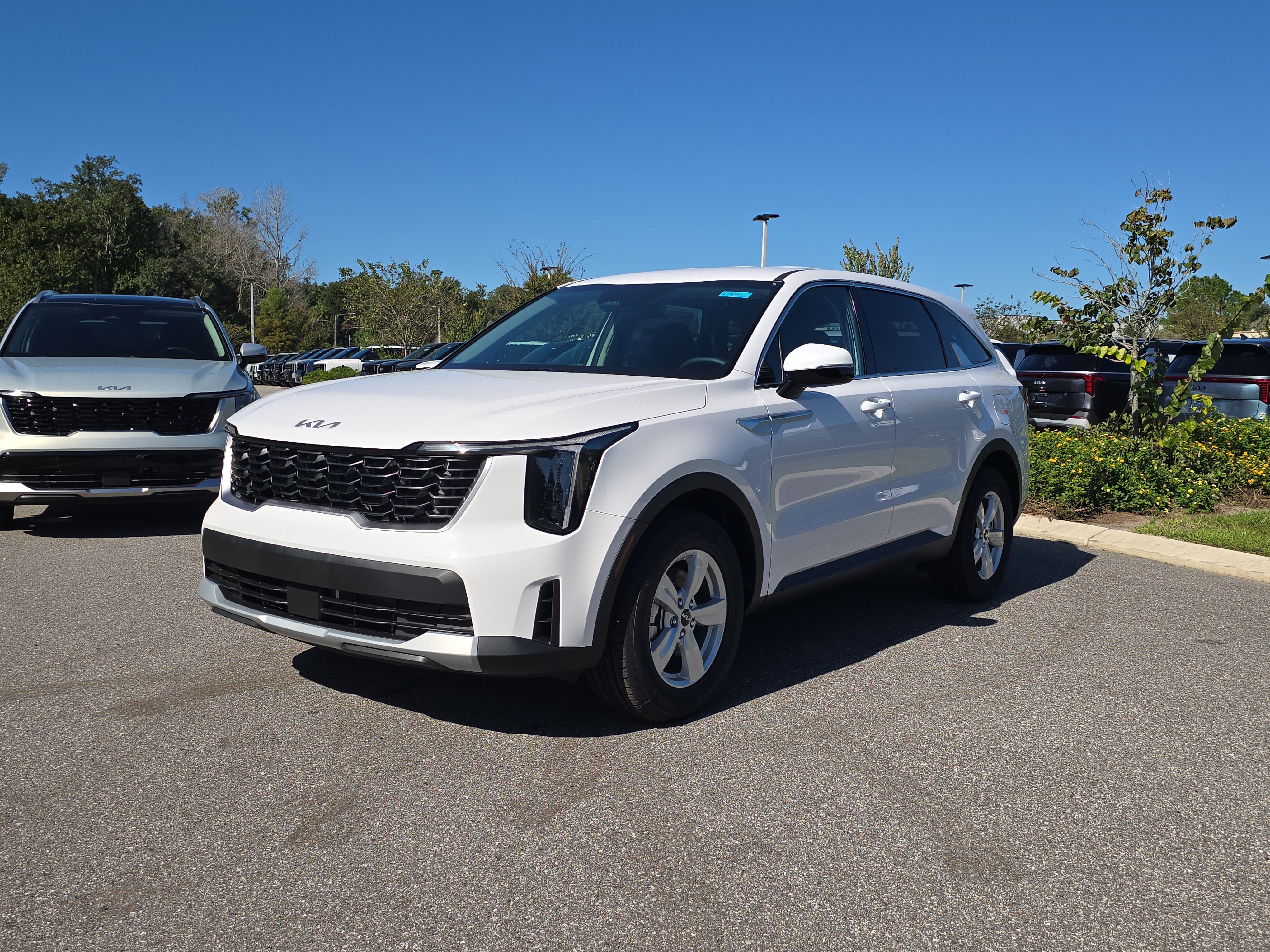 New 2026 Kia Sorento LX FWD image 4