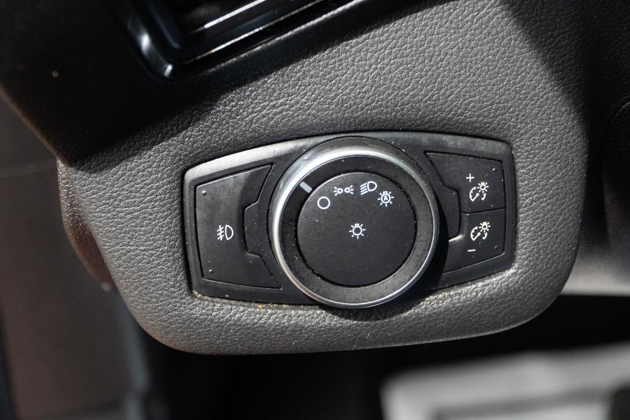 Used 2015 Ford Escape Titanium w/ Equipment Group 301A AWD/4WD image 21