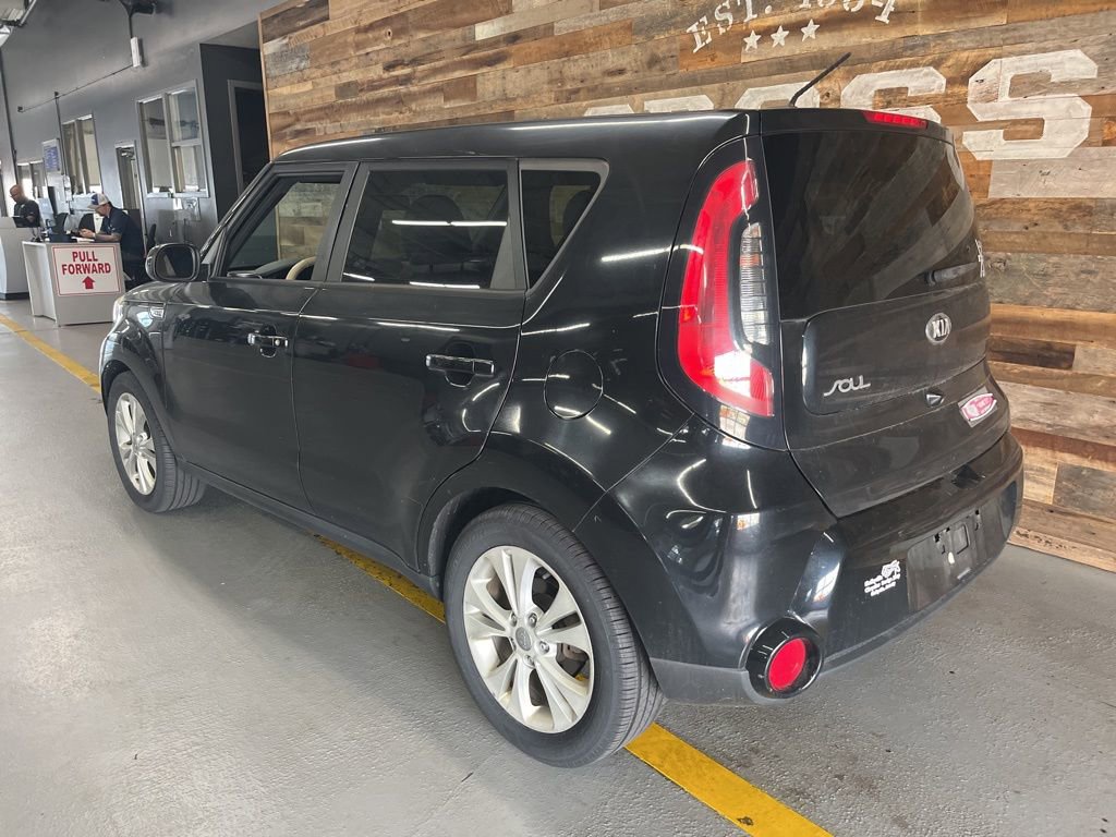 Used 2016 Kia Soul + image 7