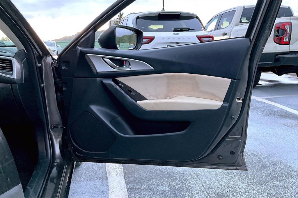 Used 2017 MAZDA MAZDA3 Sport FWD image 19