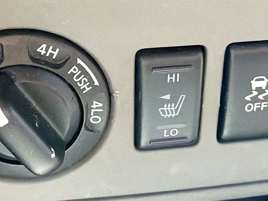 Used 2020 Nissan Frontier SV AWD/4WD image 17