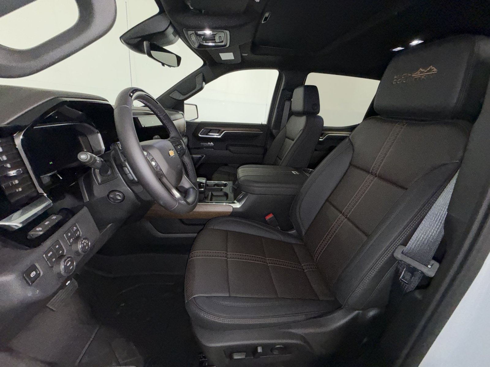 New 2026 Chevrolet Silverado 1500 High Country AWD/4WD image 13