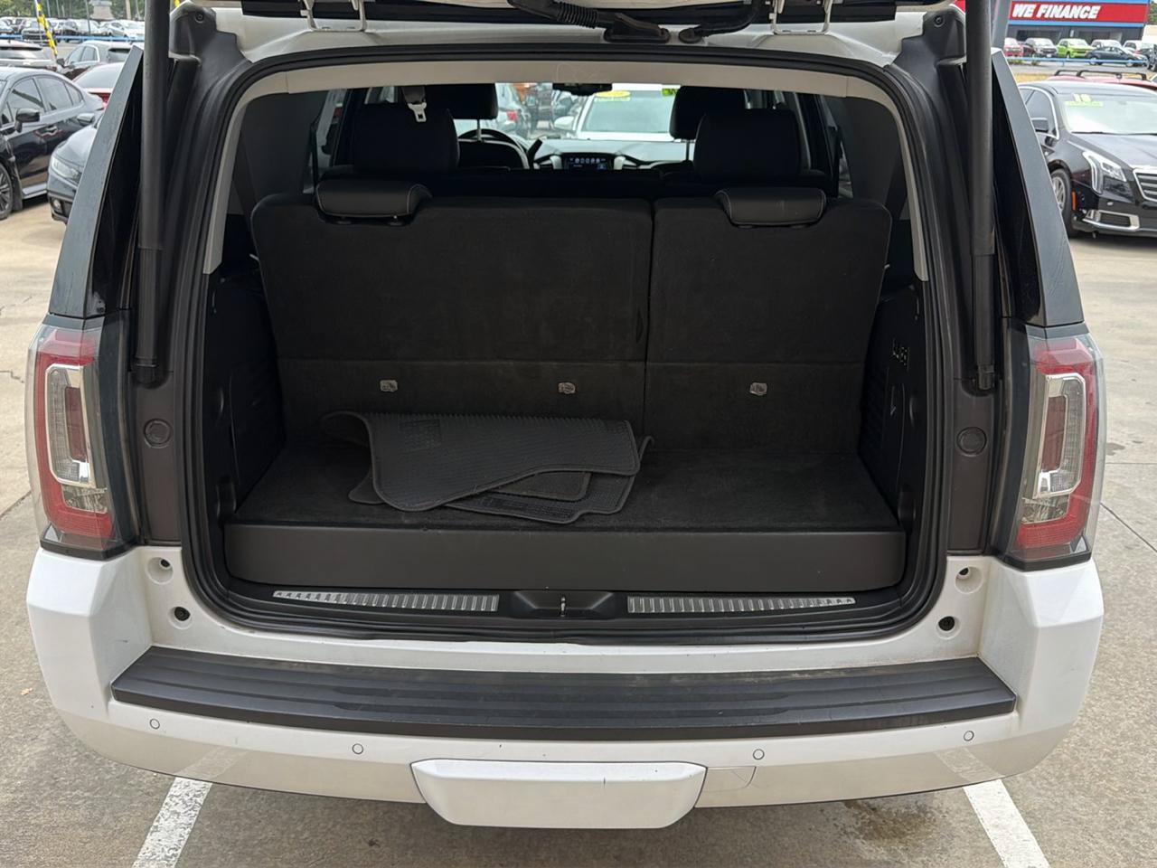 Used 2020 GMC Yukon SLT w/ Open Road Package AWD/4WD image 44