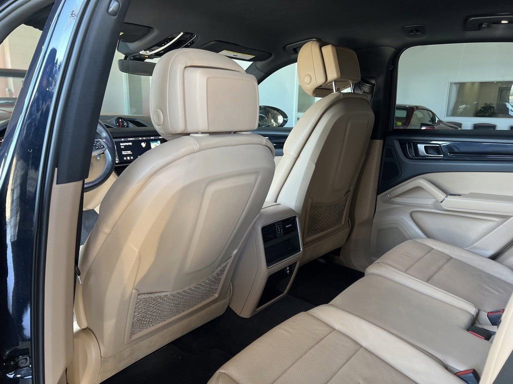 Used 2020 Porsche Cayenne image 8