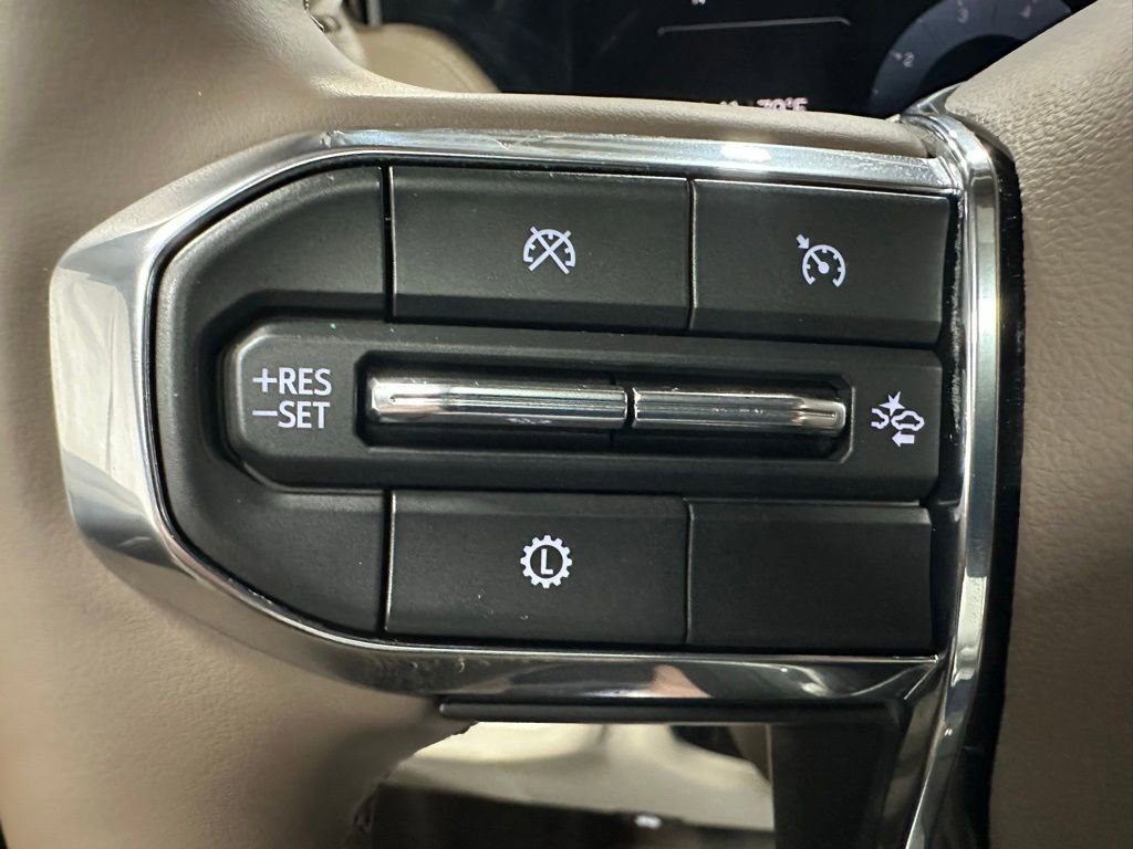 Used 2025 GMC Yukon XL Denali w/ Sun & Power Step Package AWD/4WD image 19
