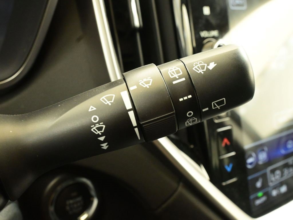 Used 2024 Subaru Ascent Premium w/ Convenience Package image 31