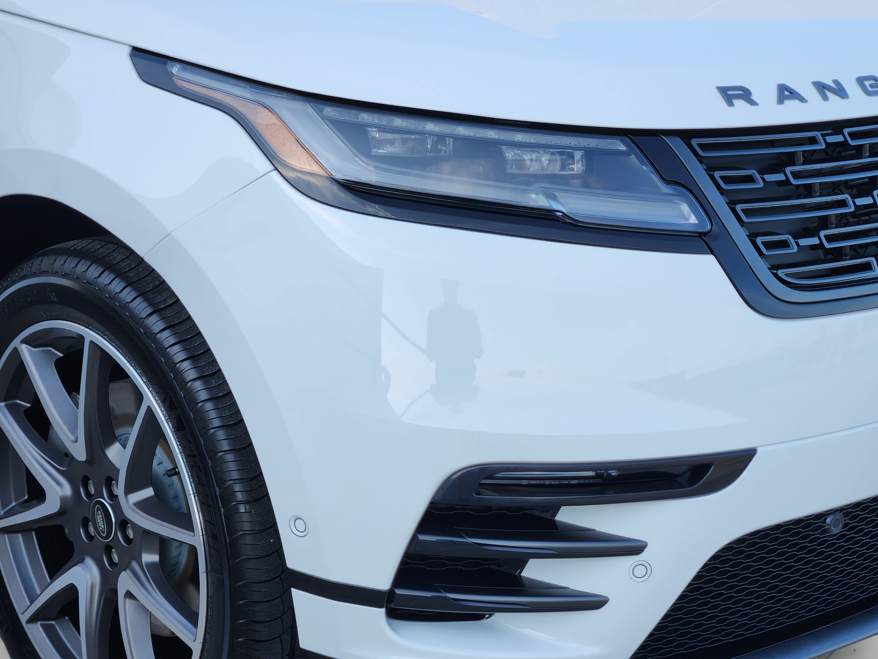 New 2026 Land Rover Range Rover Velar Belgravia AWD/4WD image 8