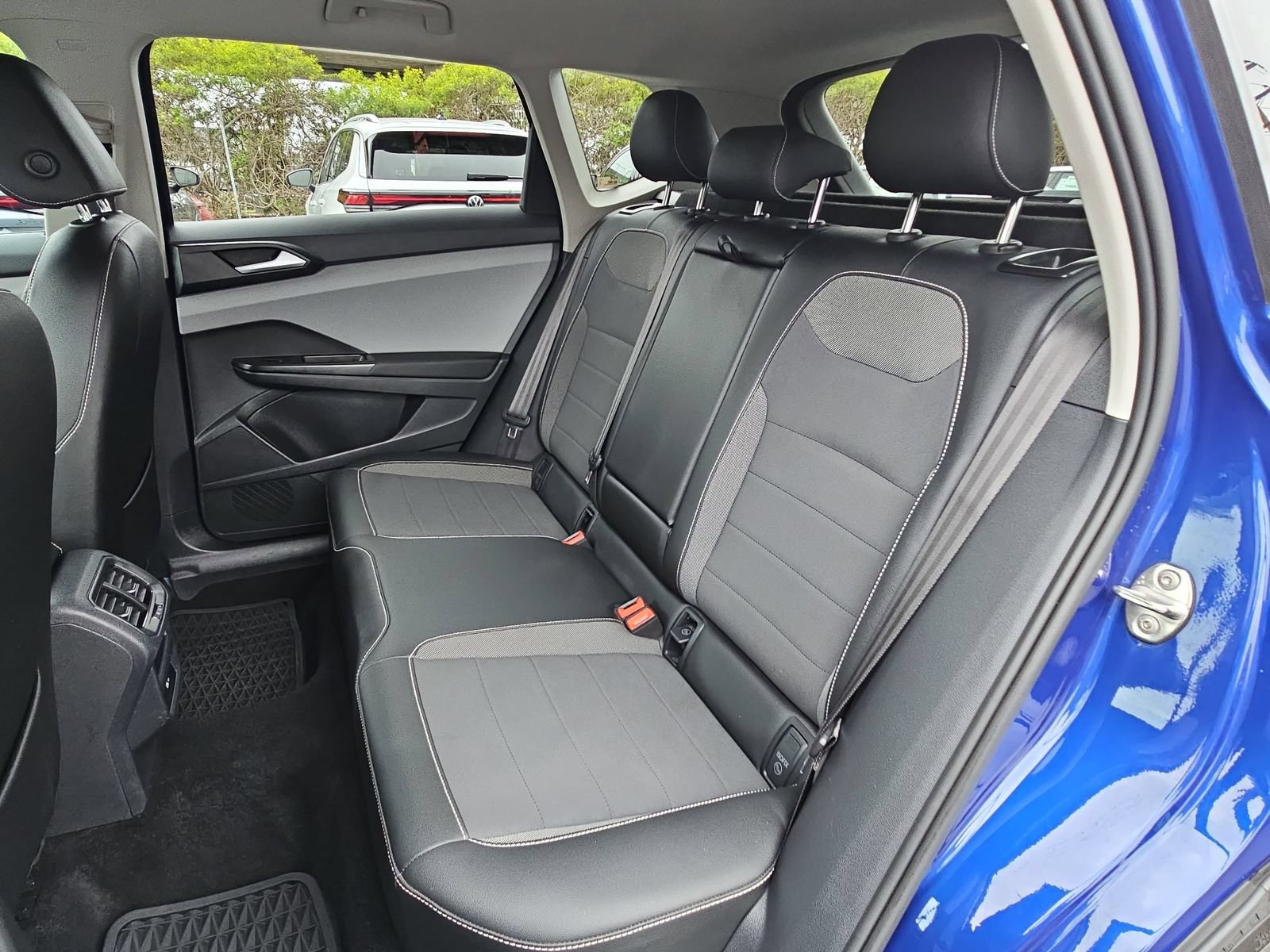 Used 2022 Volkswagen Taos SE FWD image 13