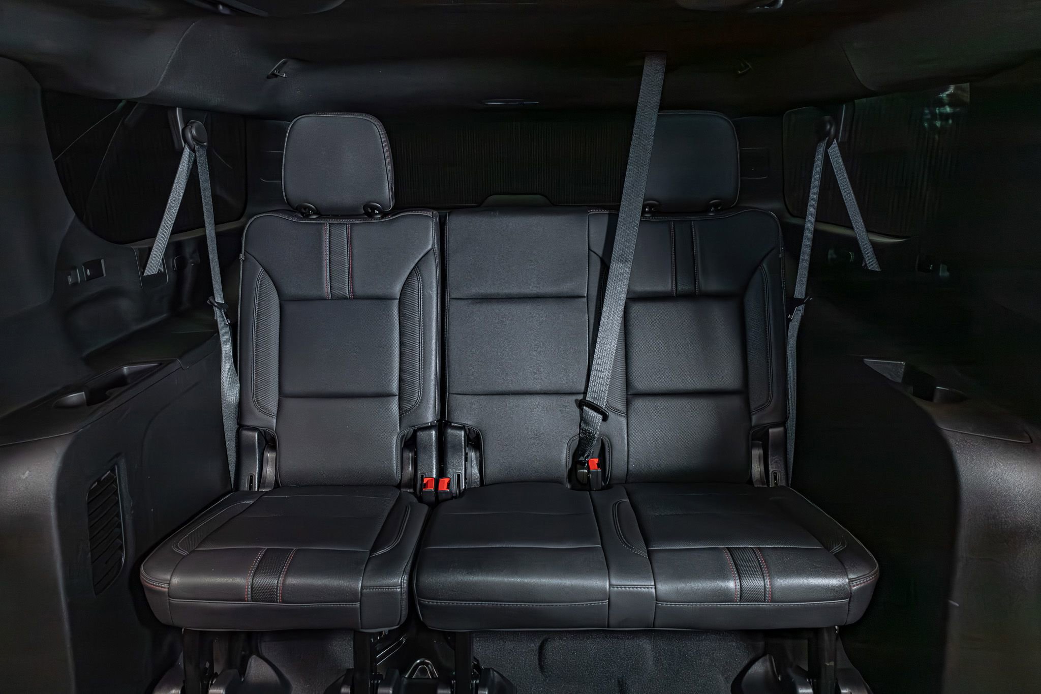 Used 2023 Chevrolet Suburban RST w/ Sport Performance Package image 24