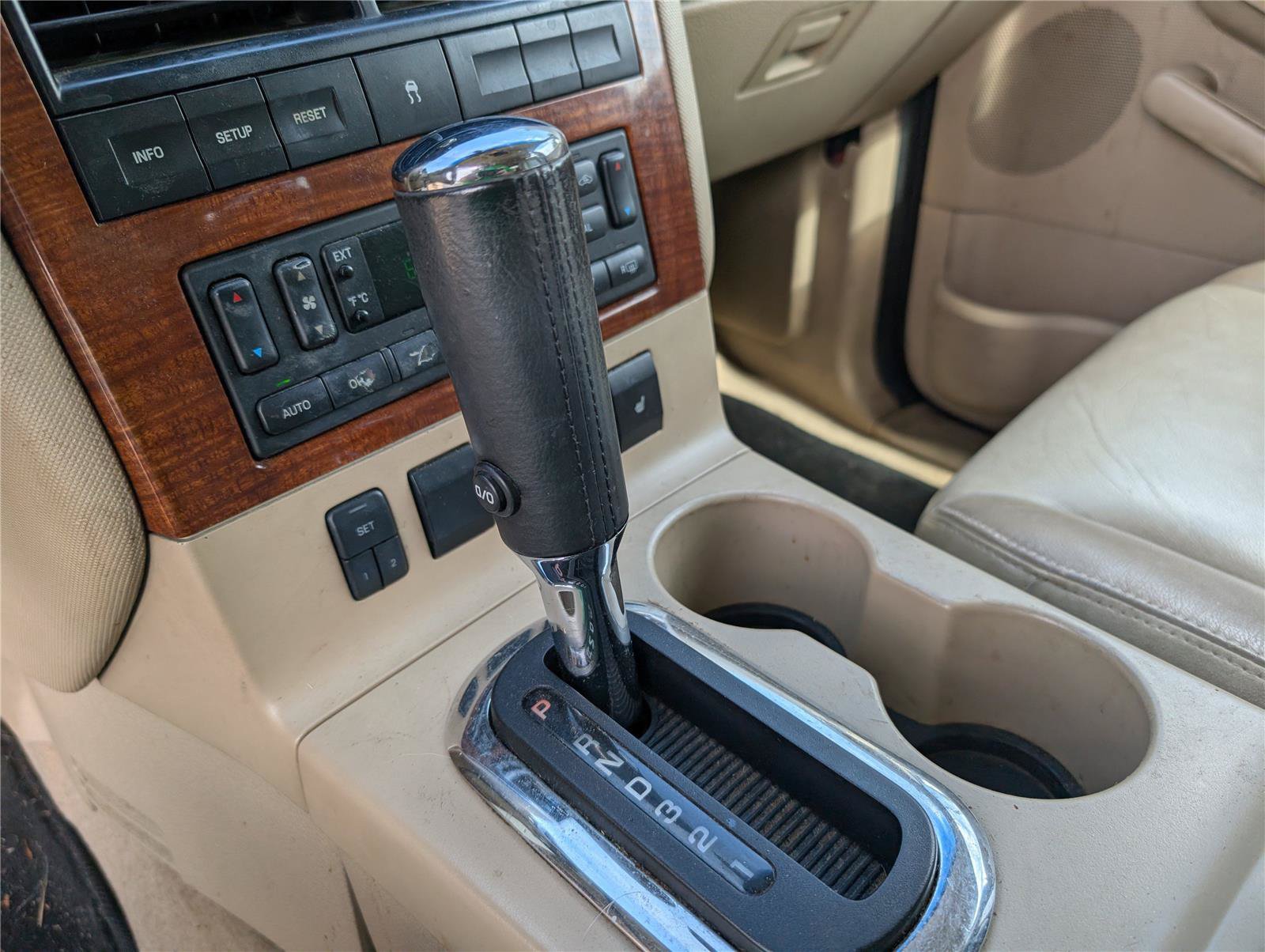 Used 2006 Ford Explorer Eddie Bauer RWD image 18