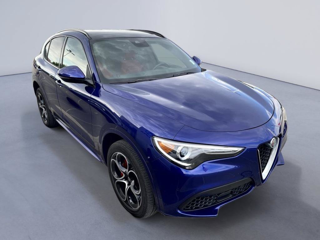 Used 2021 Alfa Romeo Stelvio Ti Sport AWD/4WD image 4