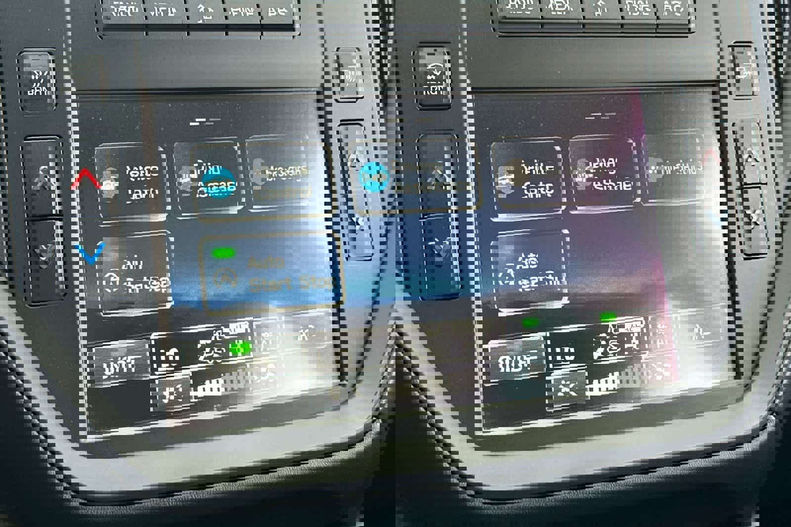 Certified 2025 Subaru Impreza 2.0i image 19