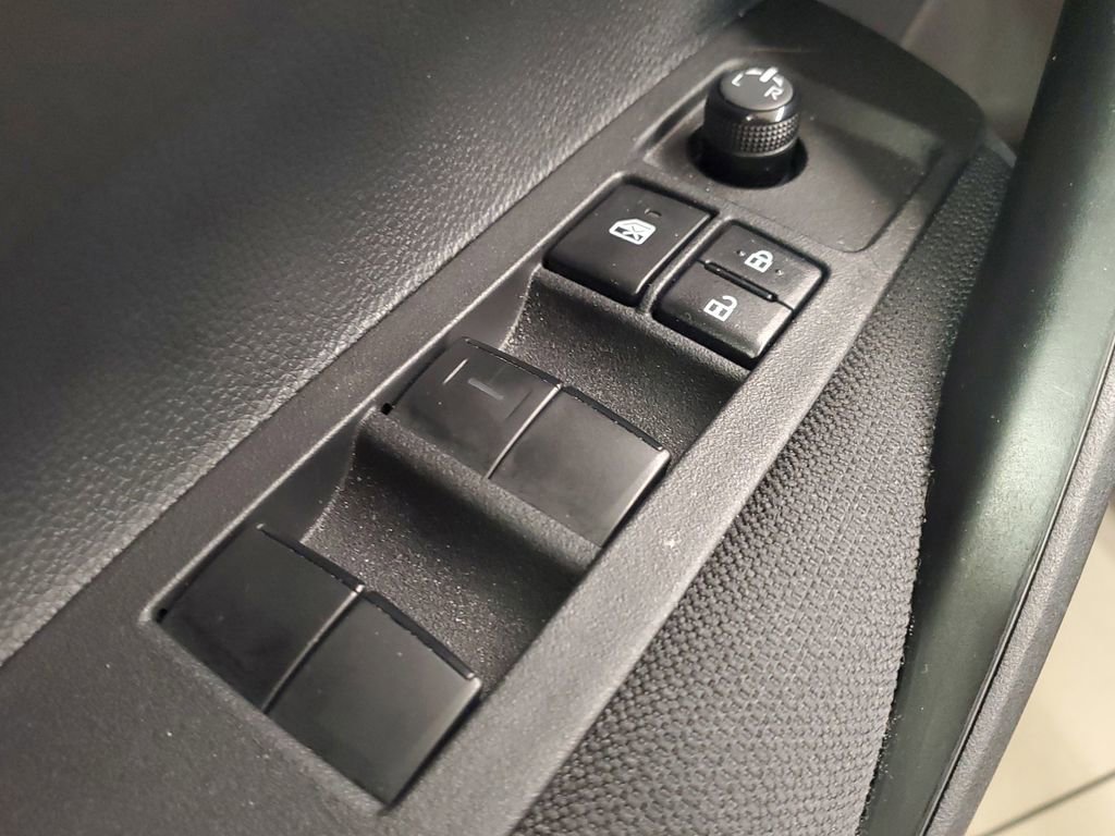 Used 2025 Toyota Corolla LE image 18