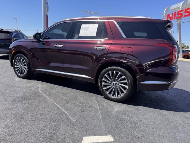 Used 2023 Hyundai Palisade Calligraphy image 3
