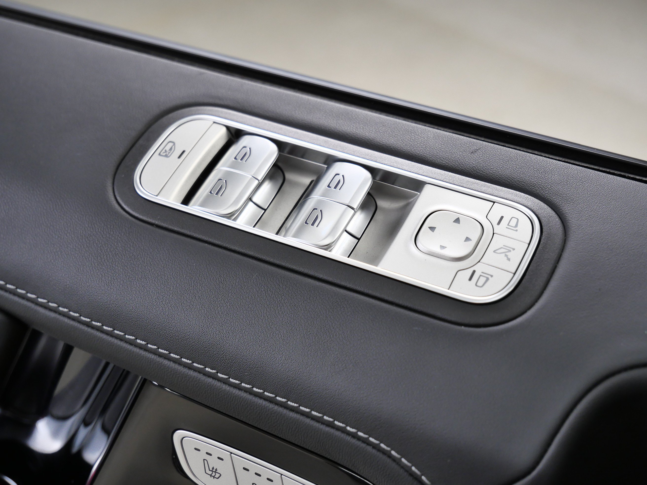 Used 2023 Mercedes-Benz G 550 image 33