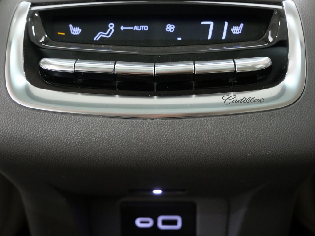 Used 2021 Cadillac XT6 Premium Luxury image 27