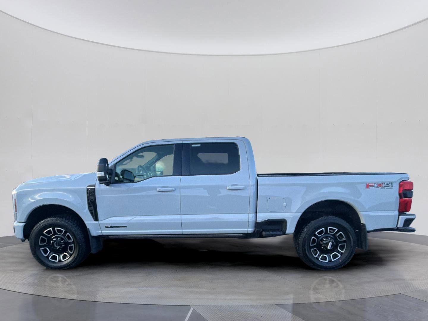 Used 2025 Ford F250 Platinum image 2