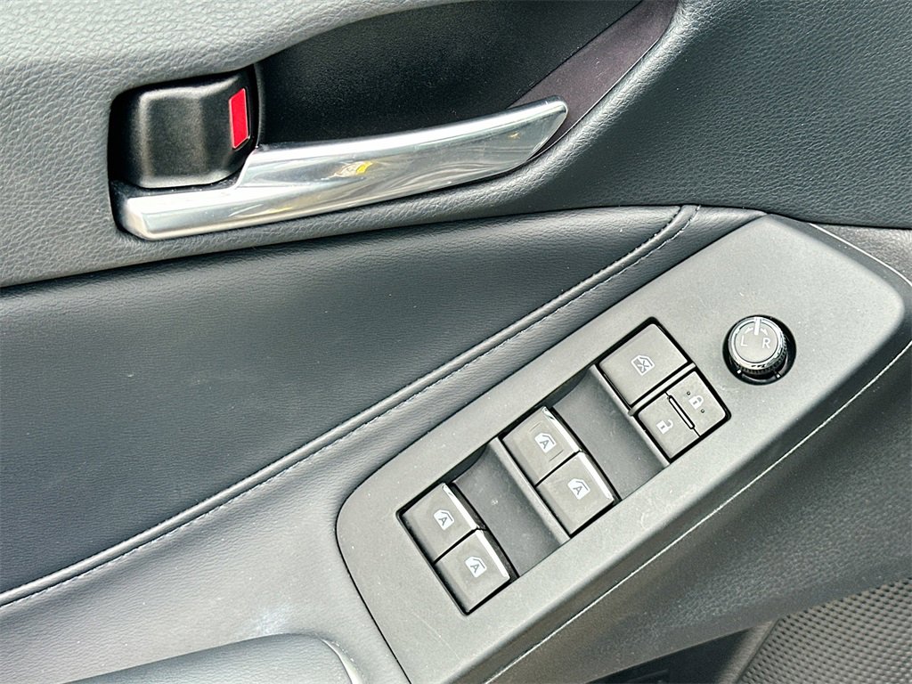 Used 2020 Toyota Avalon XLE image 17