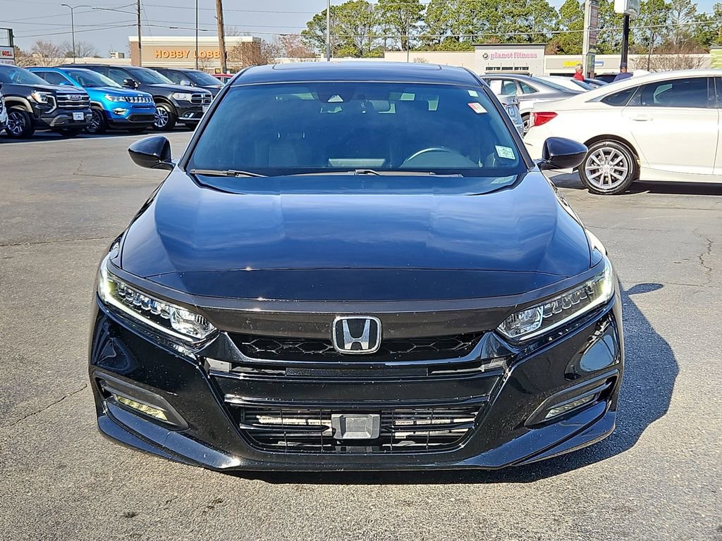 Used 2018 Honda Accord Sport image 2