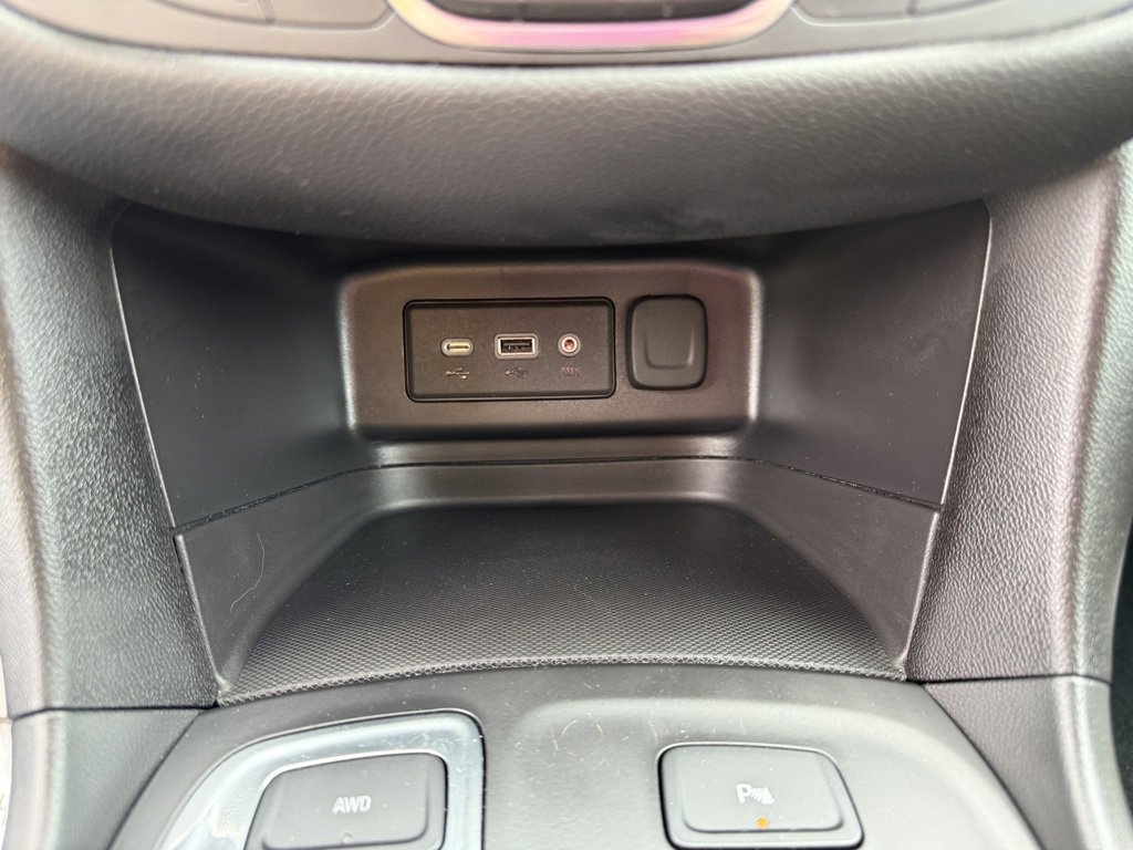 Used 2023 Chevrolet Equinox LT w/ Driver Convenience Package image 23