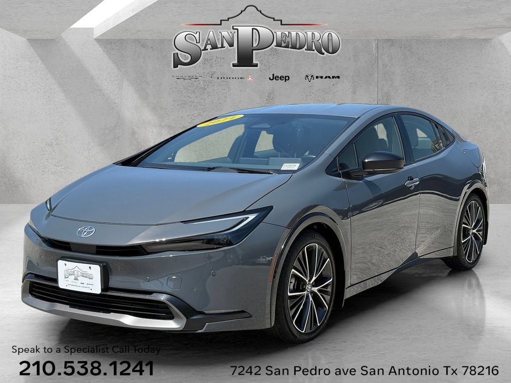 Used 2024 Toyota Prius XLE FWD image 1