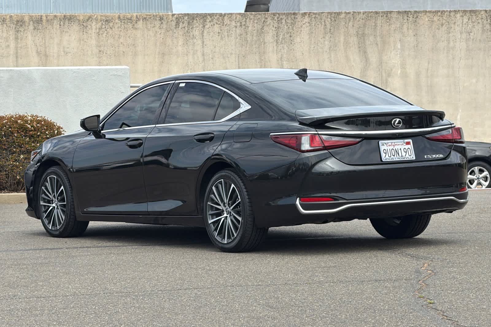 Certified 2025 Lexus ES 300h w/ Premium Package FWD image 7