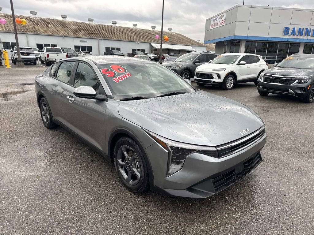Used 2025 Kia K4 FWD image 1