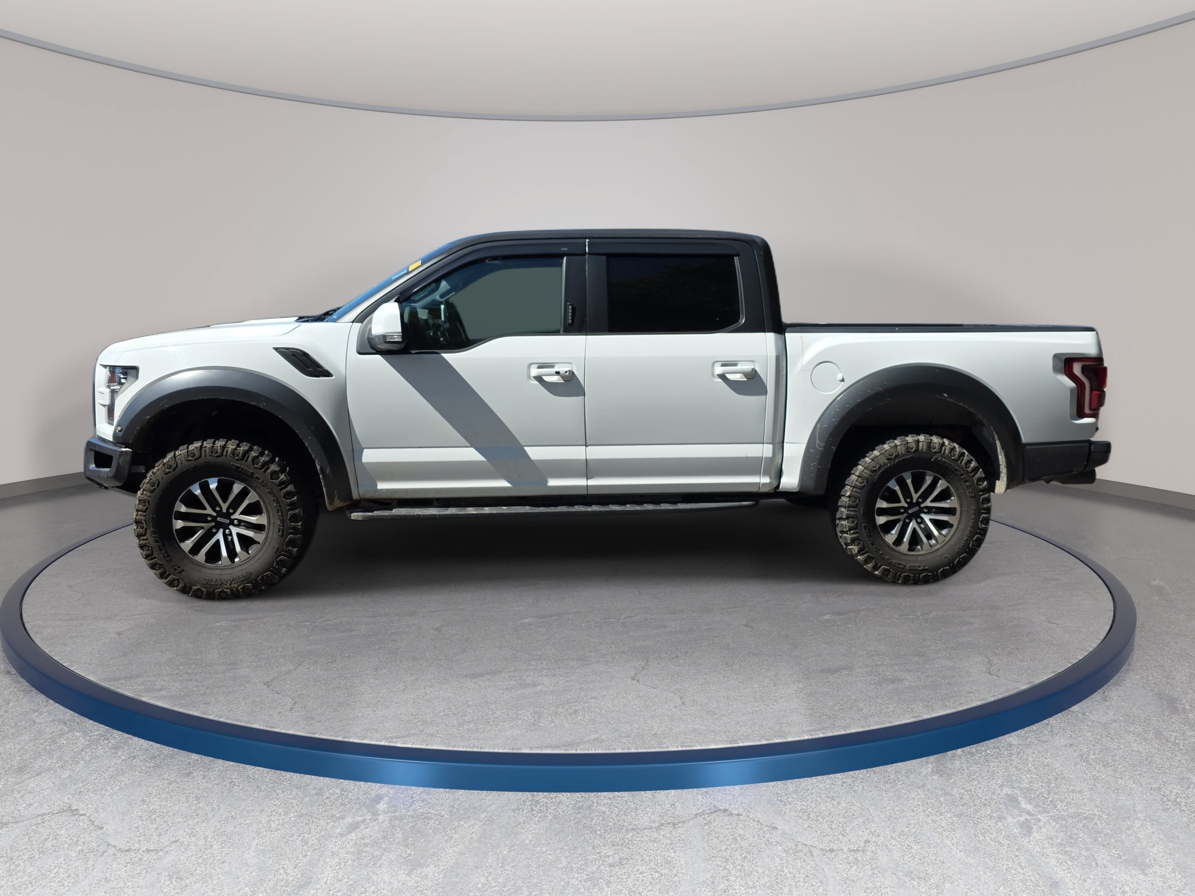 Used 2019 Ford F150 Raptor w/ Equipment Group 802A Luxury AWD/4WD image 3