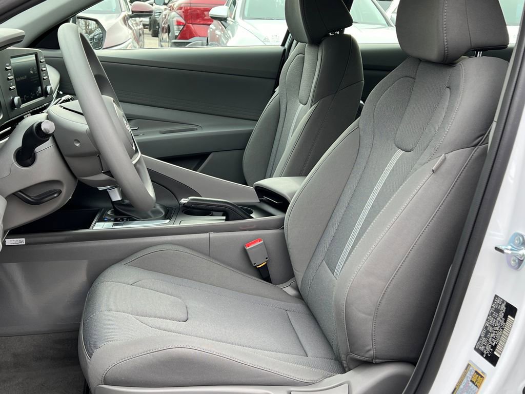 New 2026 Hyundai Elantra SE FWD image 6