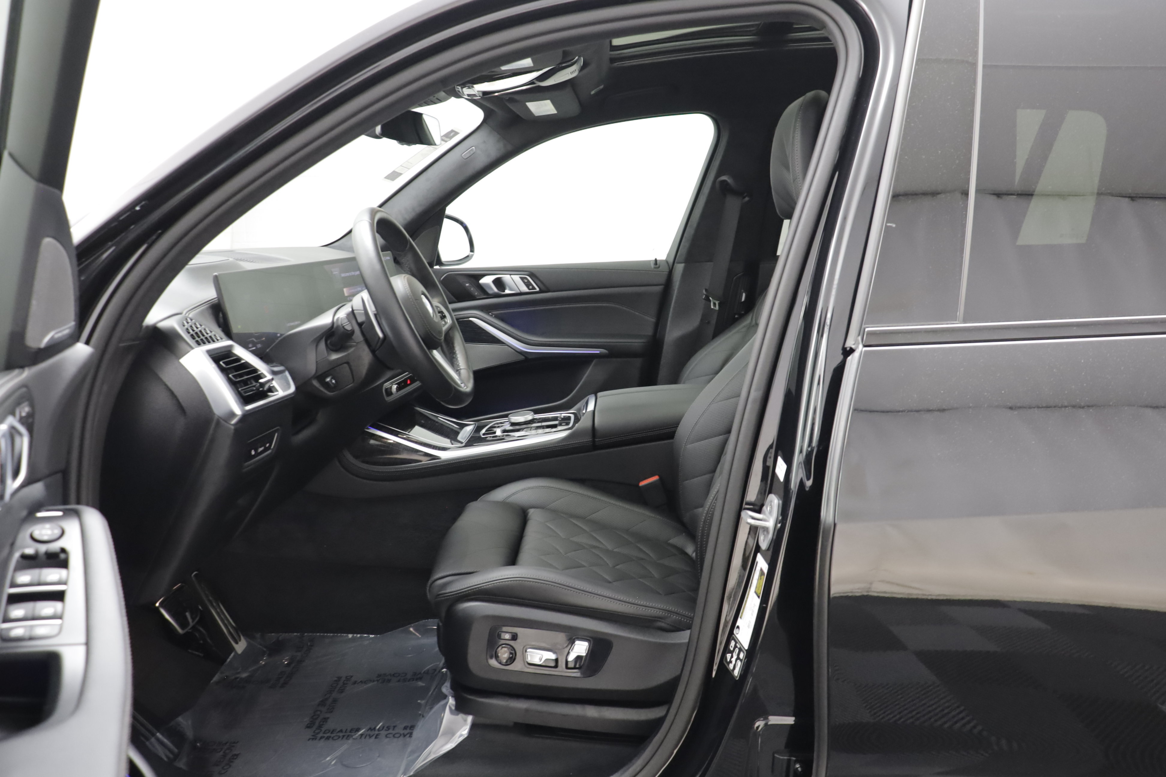 Used 2026 BMW X7 xDrive40i w/ M Sport Package AWD/4WD image 5