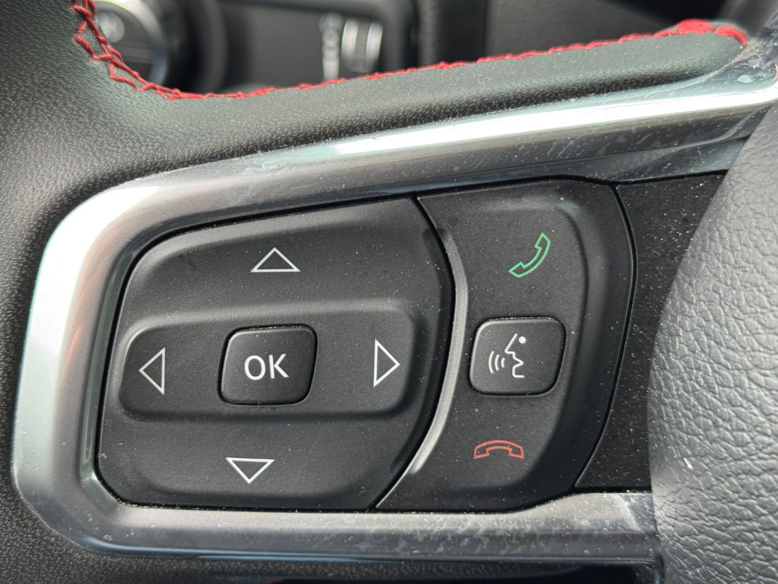 Used 2023 Jeep Gladiator Rubicon w/ Dual Top Group AWD/4WD image 23