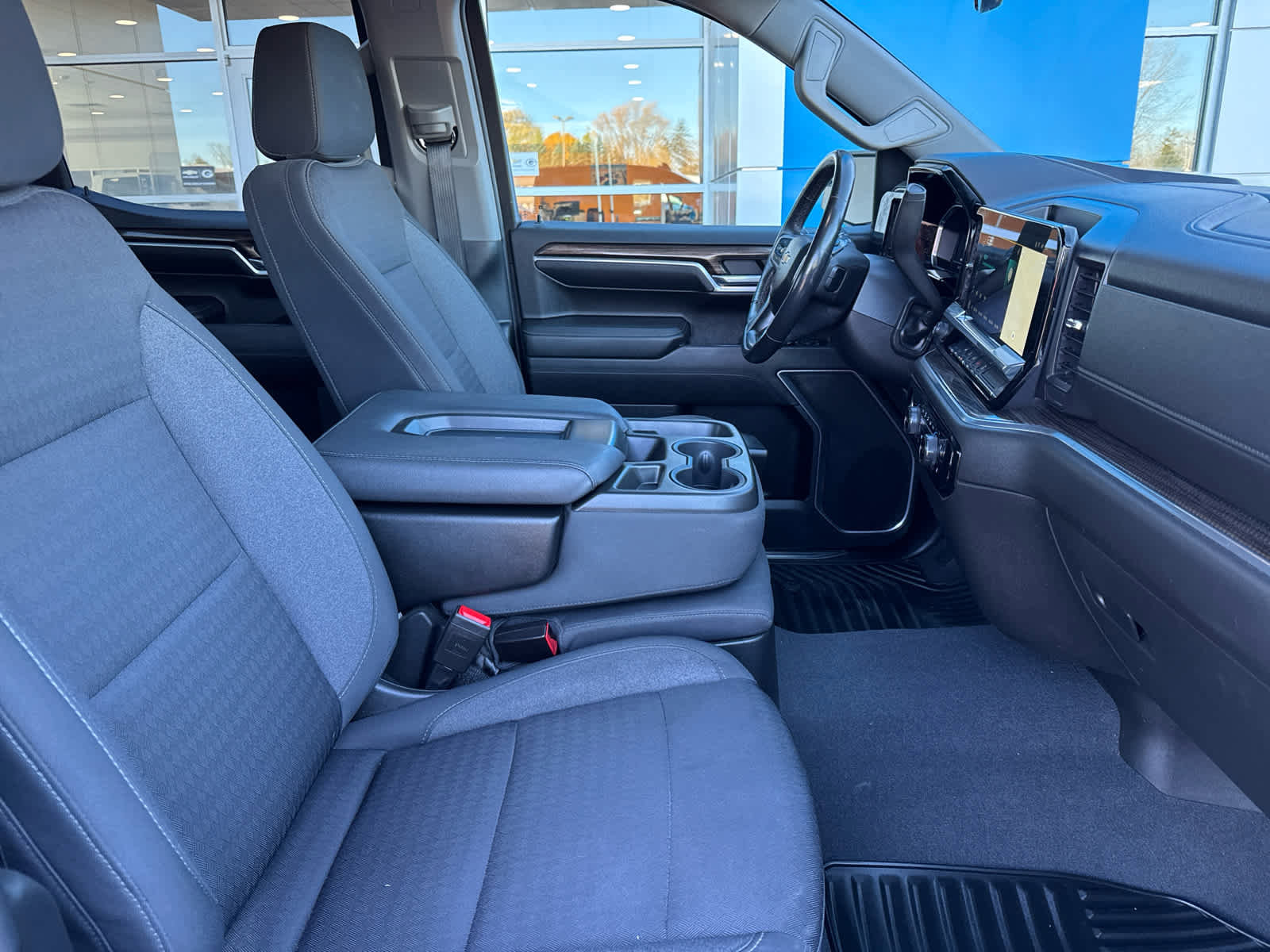 Used 2022 Chevrolet Silverado 1500 LT image 4