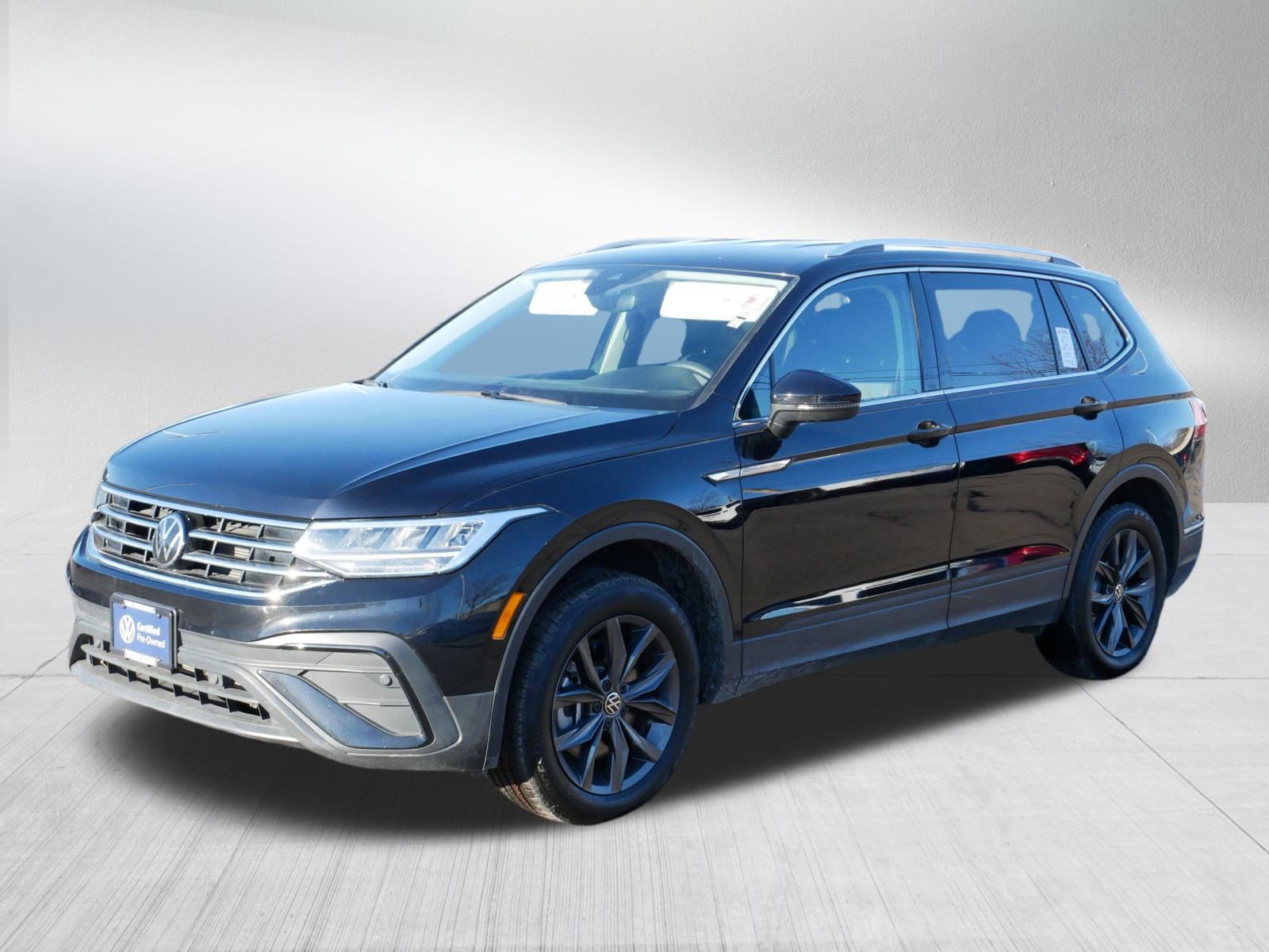 Certified 2023 Volkswagen Tiguan SE image 3
