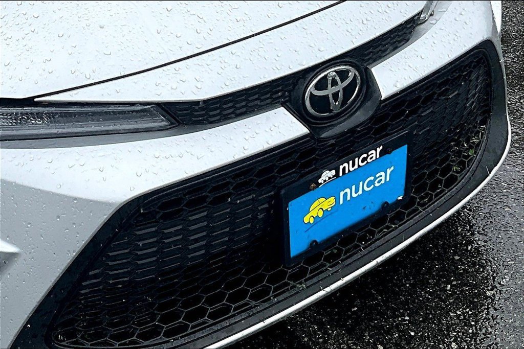 Used 2021 Toyota Corolla LE w/ Carpet Mat Package (TMS) FWD image 31