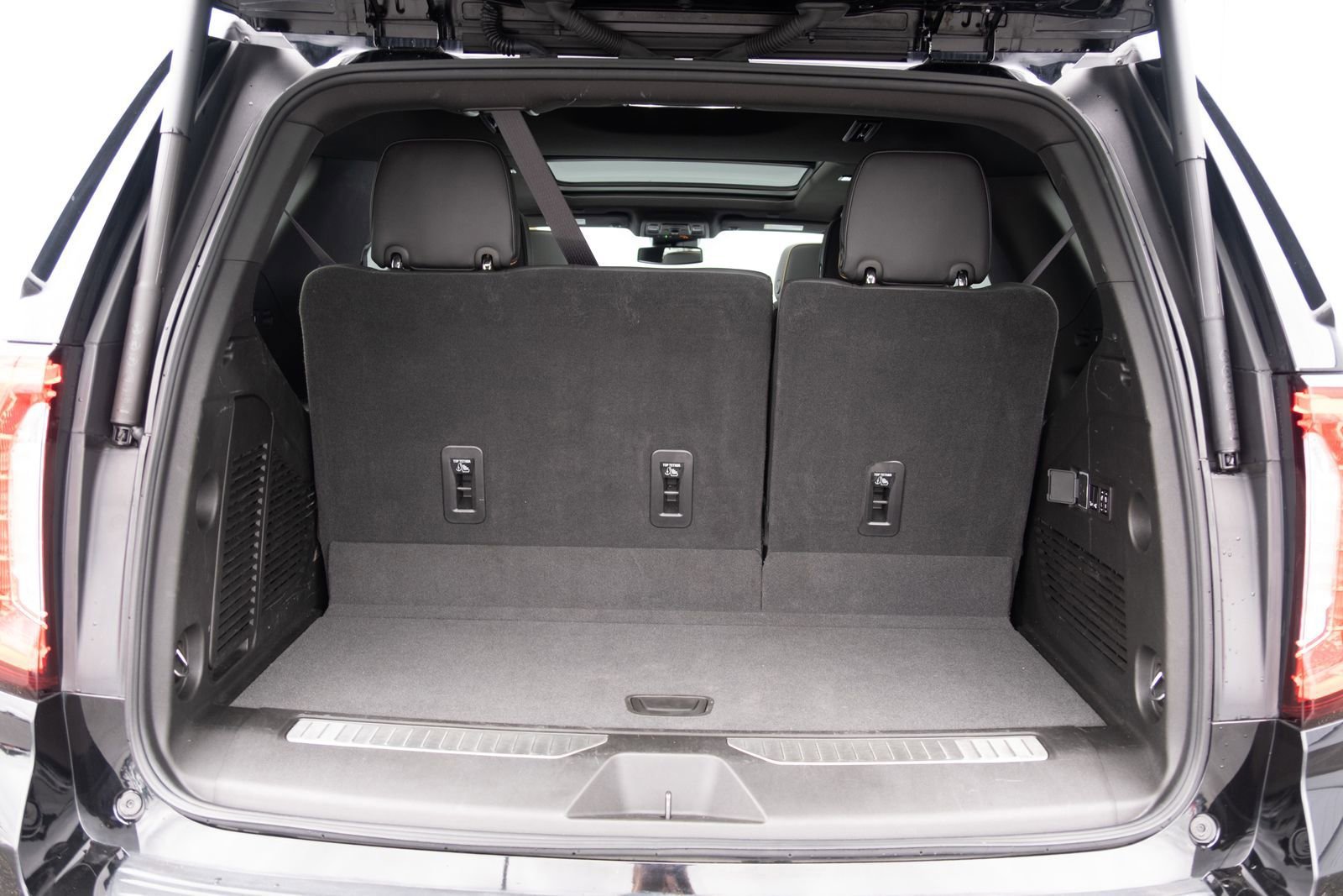 Used 2023 GMC Yukon AT4 w/ AT4 Premium Plus Package image 25