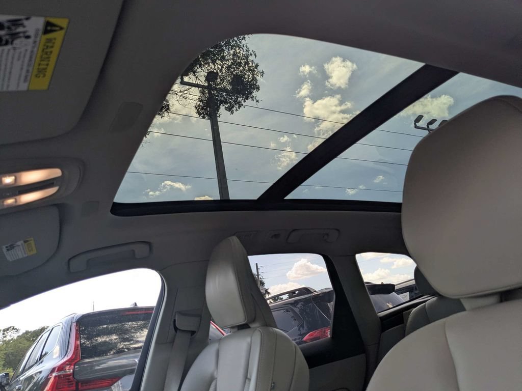 Certified 2024 Volvo XC60 B5 Ultimate w/ Protection Package Premier AWD/4WD image 29