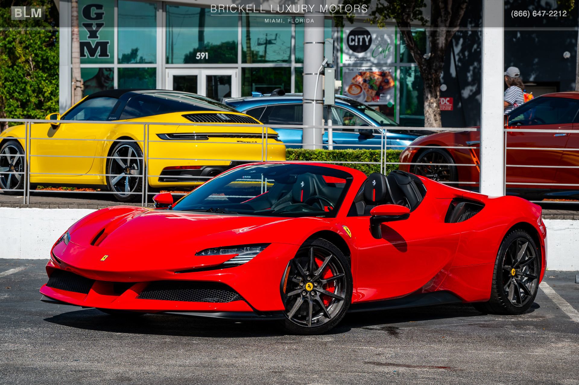 Used 2022 Ferrari SF90 Spider image 11