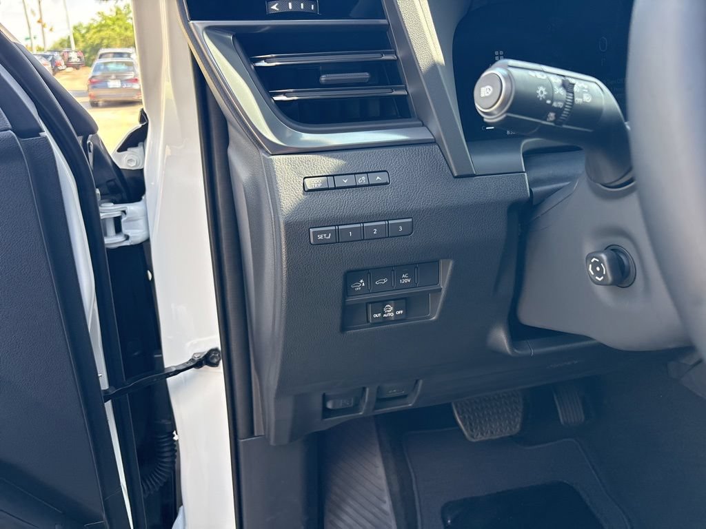 Certified 2026 Lexus GX 550 w/ Accessory Package (31) AWD/4WD image 13