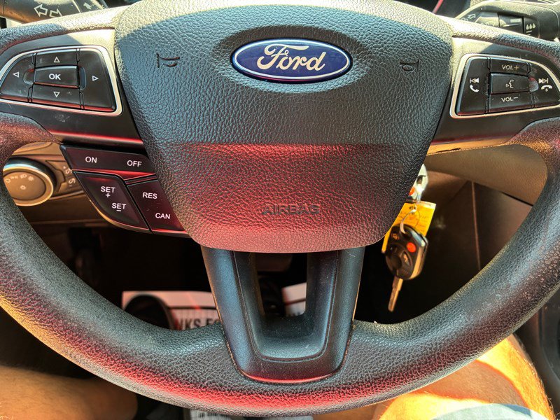 Used 2017 Ford Focus SE FWD image 9