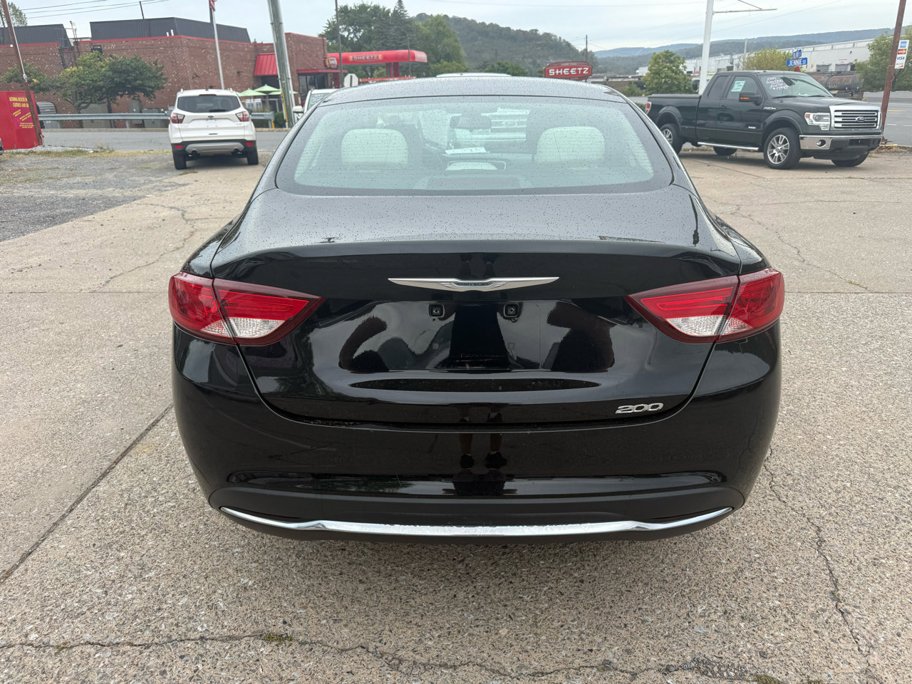 Used 2015 Chrysler 200 Limited image 12